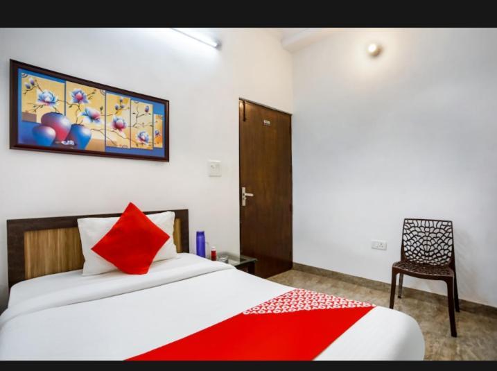 Hotel Surya Inn New Delhi Buitenkant foto